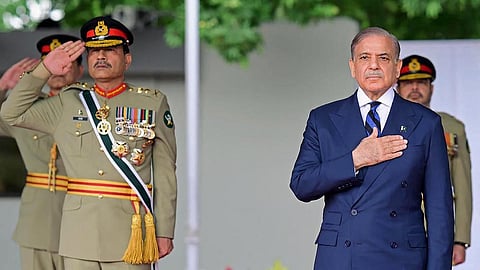 Asim Munir (Left) and Shehbaz Sharif