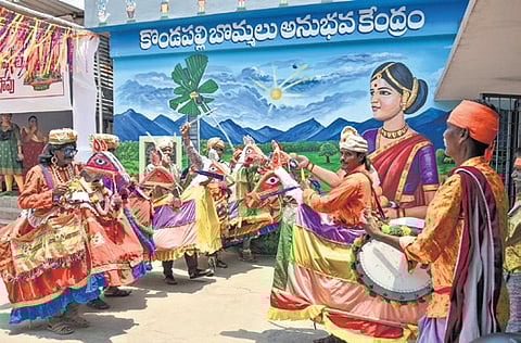 The festival is being organized on the occasion of World Heritage Day to preserve and promote the 400-year-old Kondapalli toy tradition for future generations.