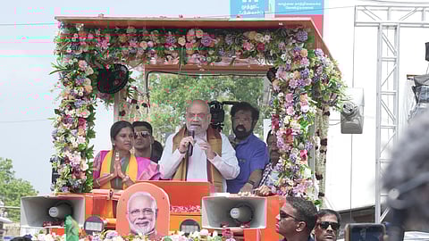 Amit Shah on Sunday held a roadshow in the Modakurichi Assembly constituency in support of Kirthika Shivkumar 