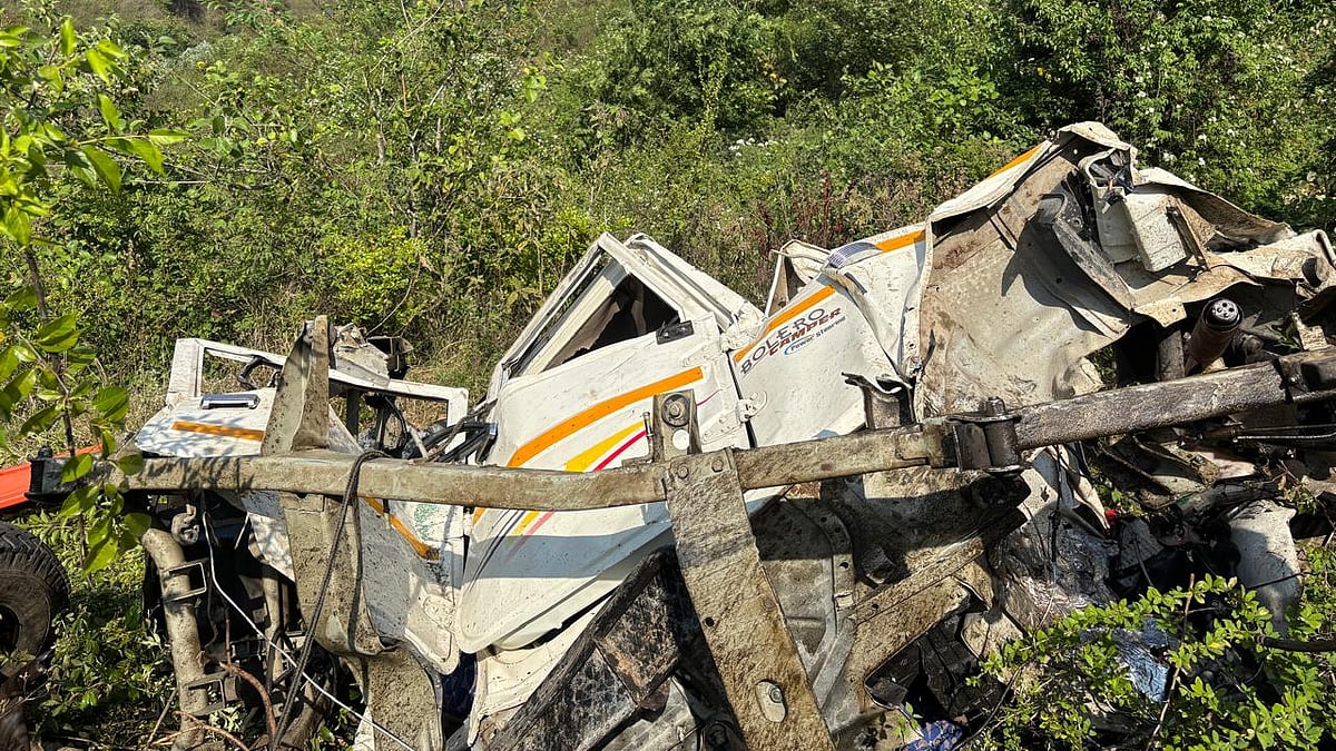 Tehri Garhwal Road Accident :- टिहरी गढ़वाल में खाई में गिरा वाहन, अंतिम संस्कार से लौट रहे 8 लोगों की दर्दनाक मौत
