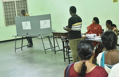 Several hundred villagers, mostly belonging to CPI(M), alleged that Trinamool Congress workers had been unleashing terror in the area since Wednesday to prevent them from leaving their village to vote.