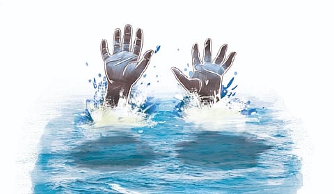 A 60-year-old man and his 15-year-old grandson drowned in Narayanapuram lake near Pallikaranai.