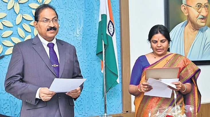 Mahender Reddy takes charge of TSPSC