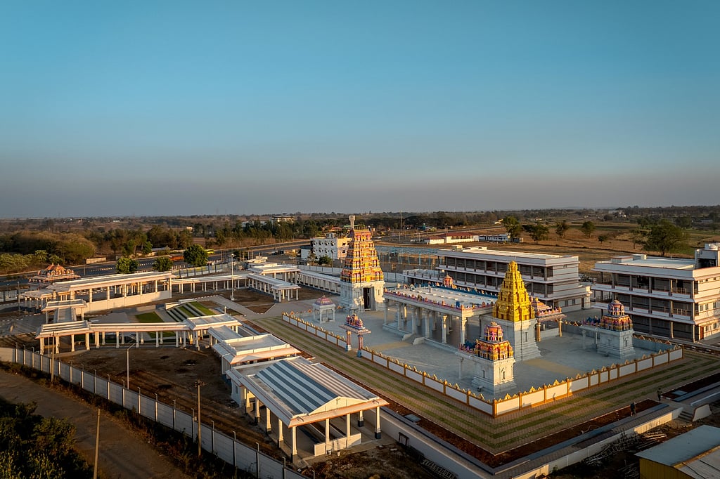 Sringeri seer opens newly developed temple complex in Karnataka