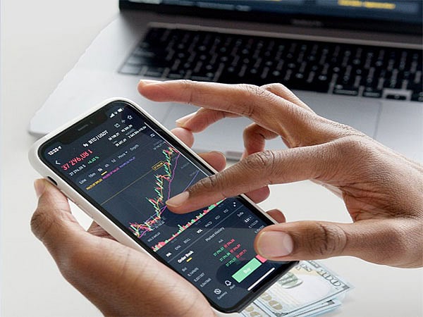 Indian markets gain on US trade hopes, IT stocks lead; rupee weakens slightly