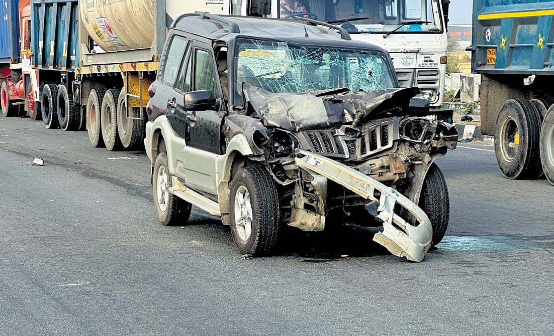 Ex- AIADMK MLA killed as car collides with lorry in Tamil Nadu