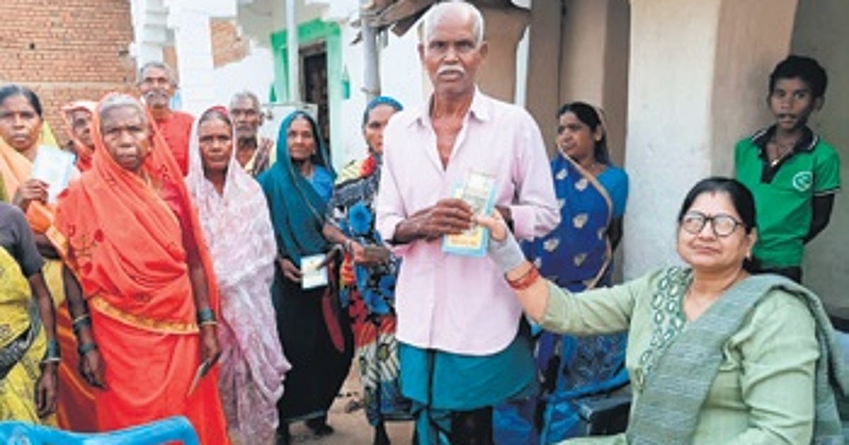 Falsa Rakshaw Sarpanch Saroj Devi’s e-rickshaw pitch for easy commute in Odisha