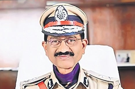 Ex-IAS officer seeks asylum in US