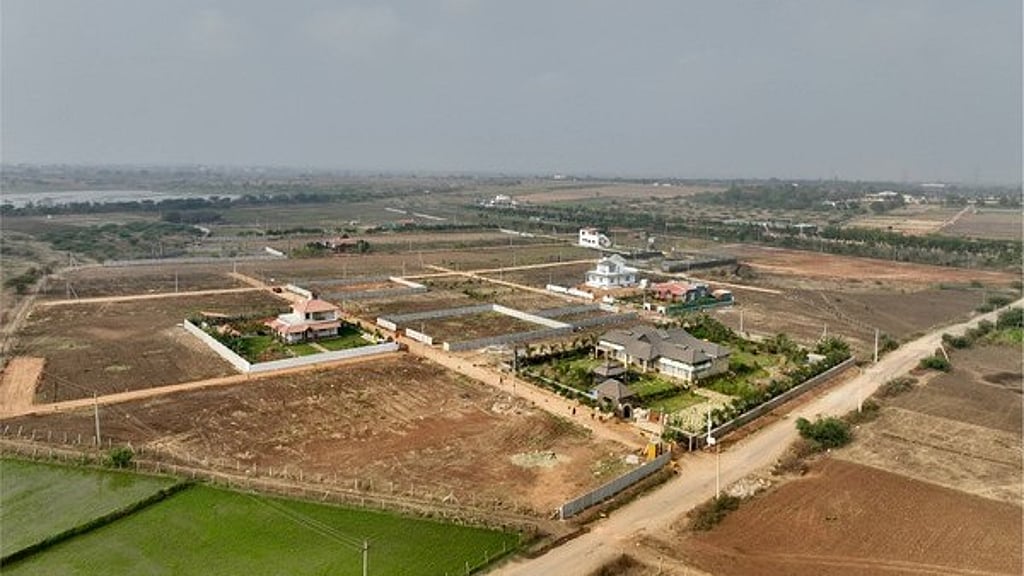 Deoli Deoli villagers wait for compensation for land acquired by Delhi ...