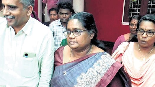 Amid no-trust move, CPM councillor Kala Raju accuses partymen of ...