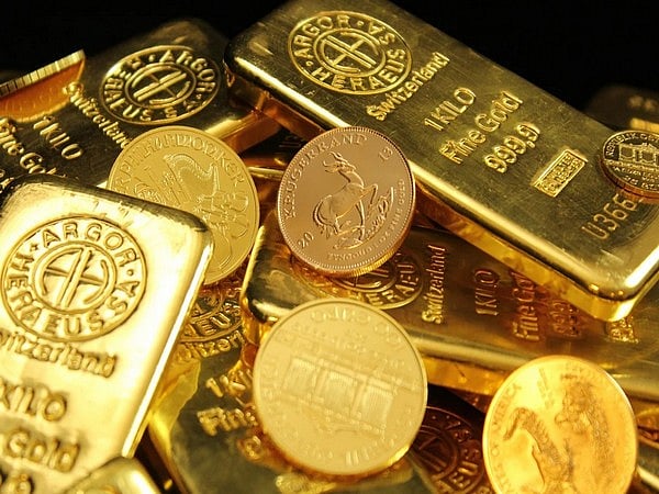 Gold hits record high at $3,697.70 per ounce on Tuesday