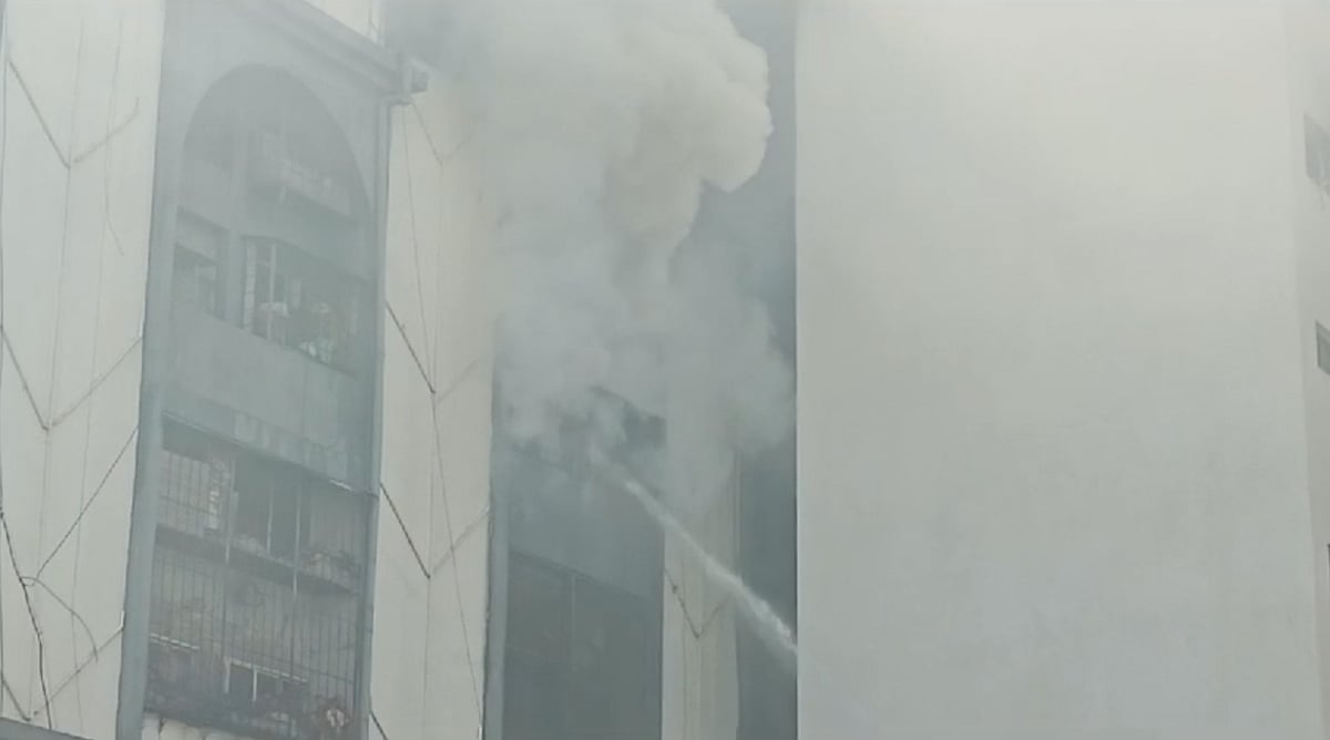 Fire in Surat textile market tamed after 32 hours; Rs 400 crore loss ...