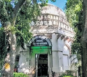 Defence Colony residents collecting Rs 40 lakh for penalty