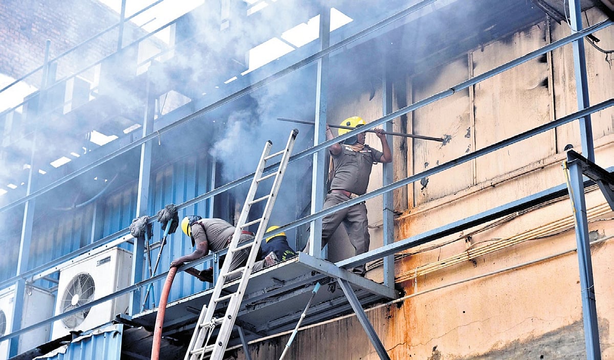 Fire breaks out at textile showroom in T Nagar, 30 workers moved to safety
