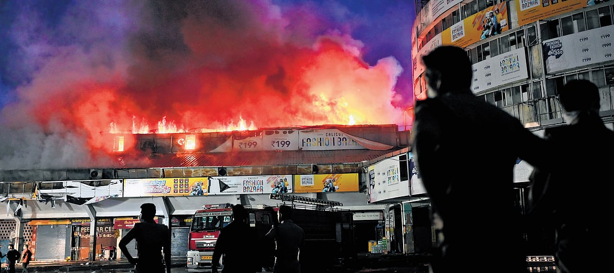 Massive fire at textile hub near Kerala's Kozhikode bus stand, no