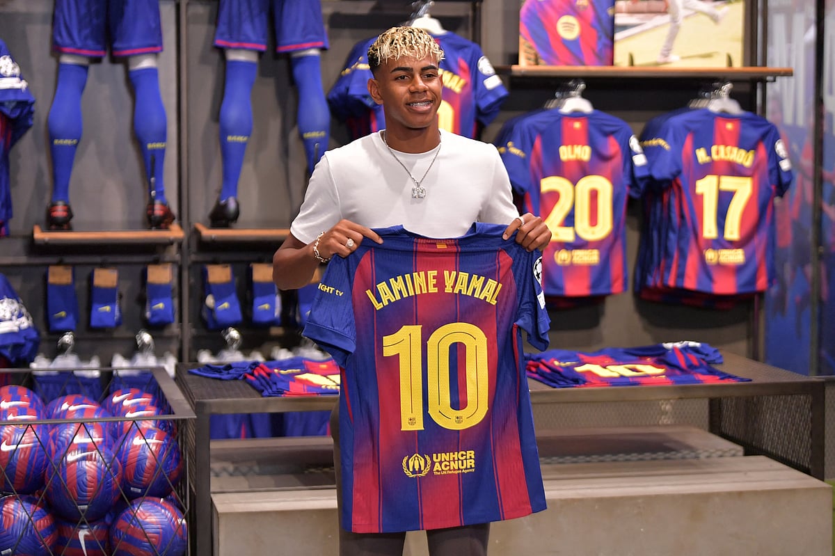 Lamine Yamal takes iconic Barcelona number 10 shirt