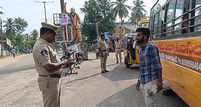 Bengaluru Traffic Police find 36 school van drivers drunk; parents worried