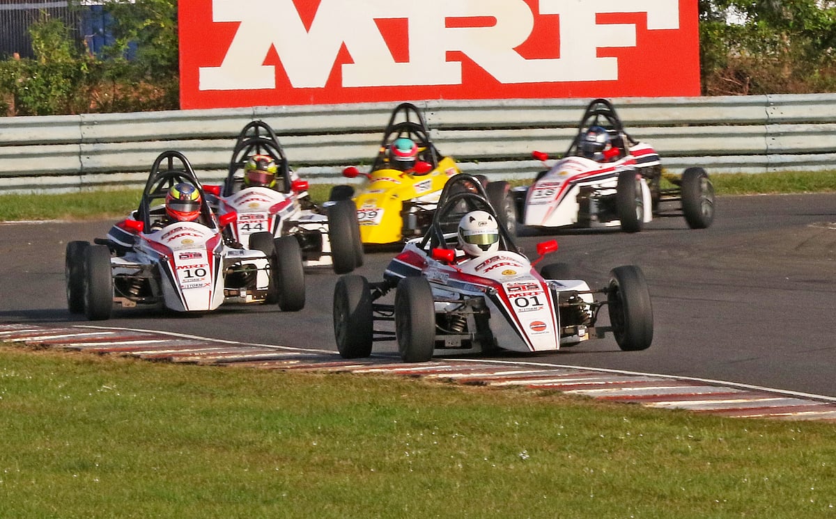75 entries for National 4W racing championship