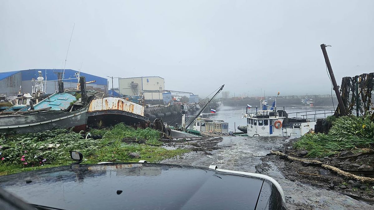 russian-tv-shows-buildings-swept-away-as-tsunami-hits-coast