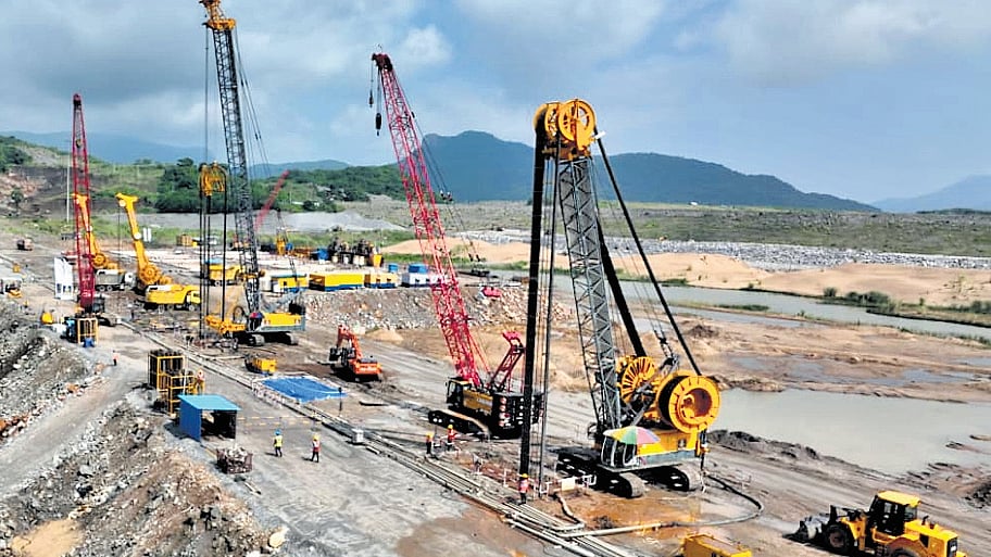 Polavaram D-wall works at brisk pace in Andhra