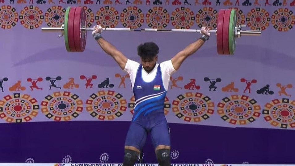 Tamil Nadu lifter Ajith bags gold
