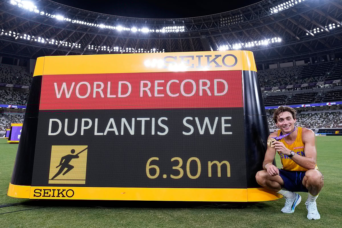 Duplantis gives Japanese fans what they came for — another world record in pole vault