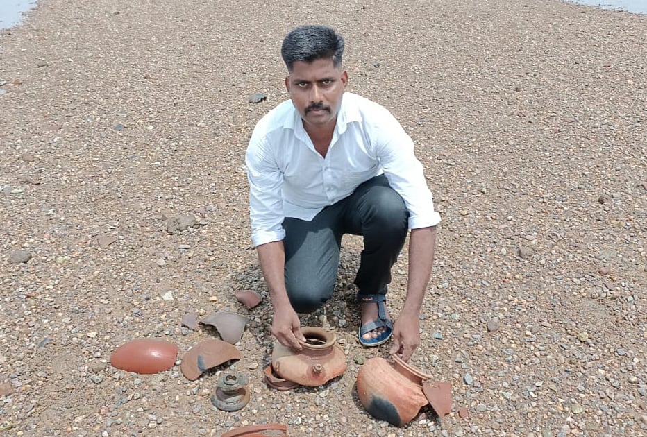 Echoes from banks of time