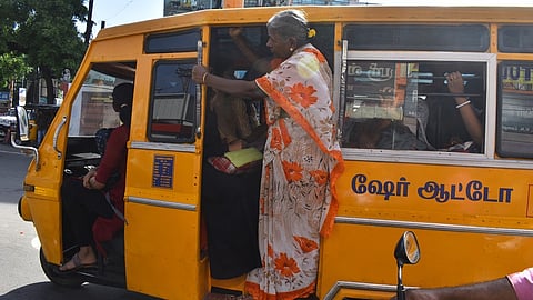 One killed, seven injured as share auto hits flyover railing in Chennai