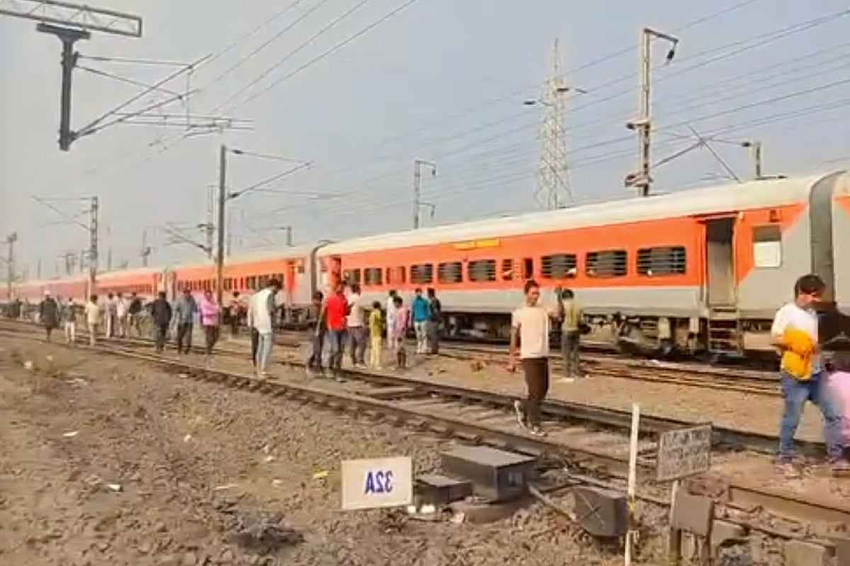 Three coaches of Chennai Central Express derail in Odisha's Jajpur ...